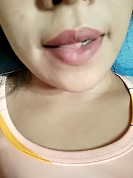 Webcam Model (Anki-doll)  is live.Free join now!