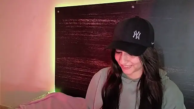 sharlot24 - Sharlot24's free webcam - UK Sex Cams