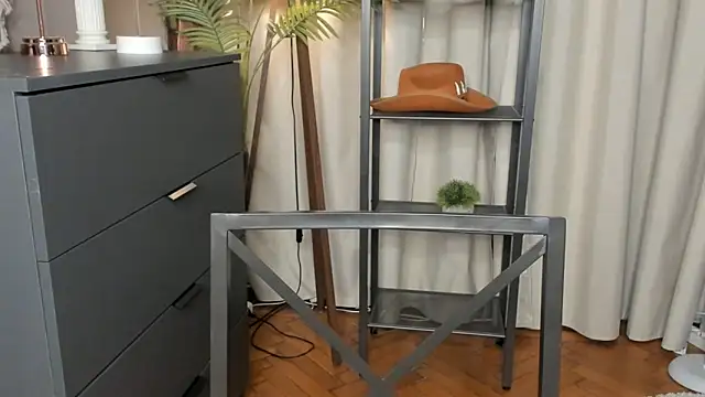 chinbonnell - ChinBonnell's free webcam - UK Sex Cams