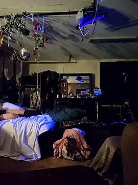 Hotredheadandtoungelasher