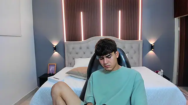 tommy18__ - Tommy18__'s free webcam - UK Sex Cams