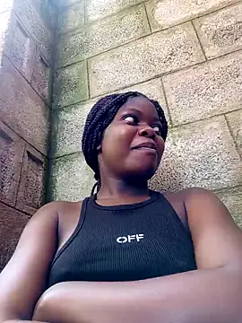 sarie_sho (F young) - Fuching banana in pussy