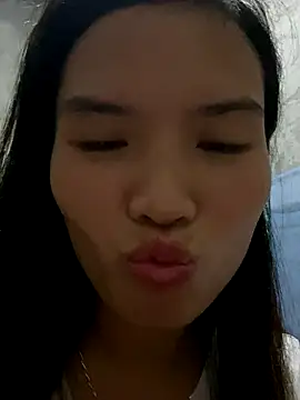 Webcam Model (Yunzang)  is live.Free join now!