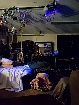 Hotredheadandtoungelasher