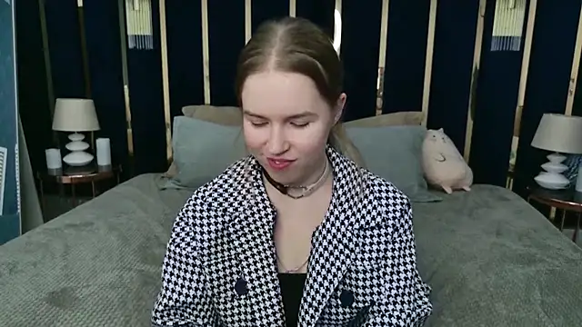 alida_brice - Alida_Brice's free webcam - UK Sex Cams