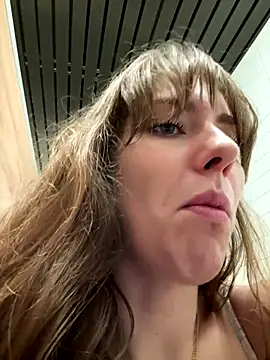 MariiD's Stripchat show and profile