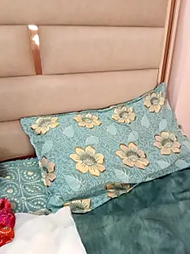 Webcam Model (Cute_Jasmin_)  is live.Free join now!