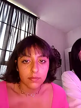 Die-kattyy live cam screenshot females from Colombia on Squirt Show – Wet & Wild Live Cams