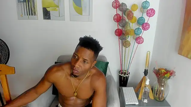 bigcock_latin1 - Bigcock_latin1's free webcam - UK Sex Cams