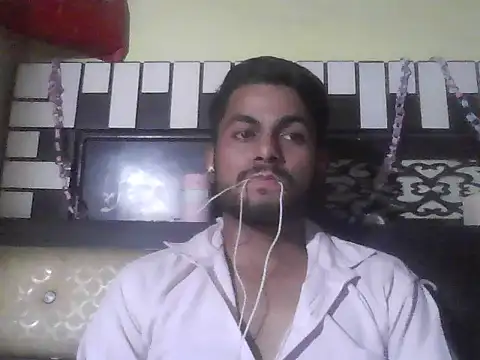 Stubborndesiboy live cam screenshot males from India on VideoChat Party – Live Video Chat & Cam Rooms