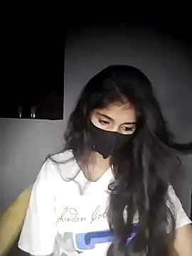 Webcam Model (Sexey-Puja)  is live.Free join now!