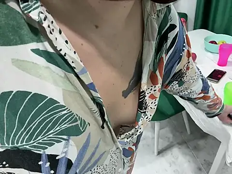 dreams4u - Dreams4u's free webcam - UK Sex Cams