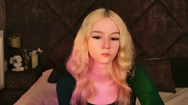 naomiloys - NaomiLoys's free webcam - UK Sex Cams