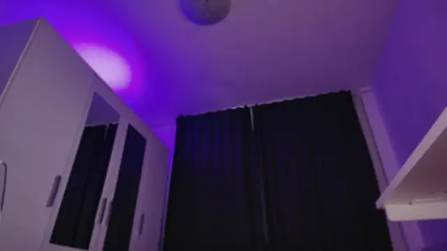 KaylaLaine's Stripchat show and profile