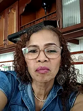 Webcam Model (Merybeks)  is live.Free join now!