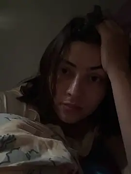 Webcam Model (Cami-)  is live.Free join now!