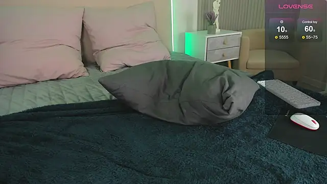 blue_nymph1 (F teen) - FINGERING MY PRETTY PUSSY💜