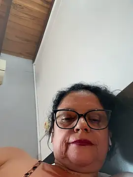 sharongirl07 (F mature) - showsquirt