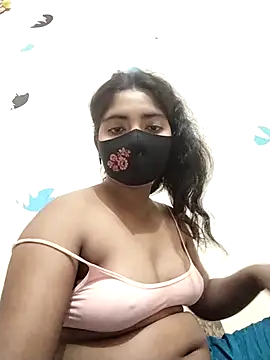 Webcam Model (Lina-Rose)  is live.Free join now!