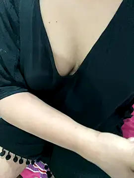 Ramishika live cam screenshot female on Ohstagram — Live Cams & Adult Streams