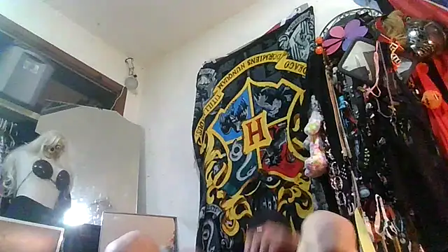 slinginbigd (Ask my age) - #american #brunettes #cam2cam #dirty-talk #erotic-dance #hd #jerk-off-instruction #middle-priced-privates #pump #recordable-publics #sexting #small-audience #smoking #spanking #striptease #white