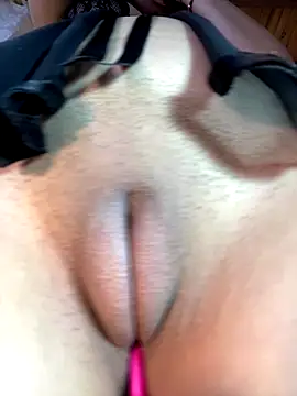 Webcam Model (Kristy1_)  is live.Free join now!