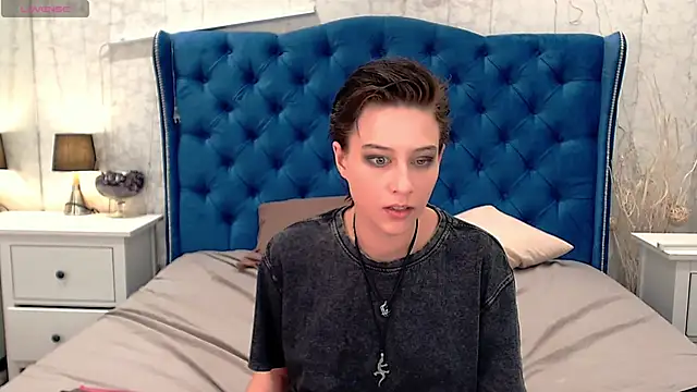 via_mayer_ - Via_mayer_'s free webcam - UK Sex Cams