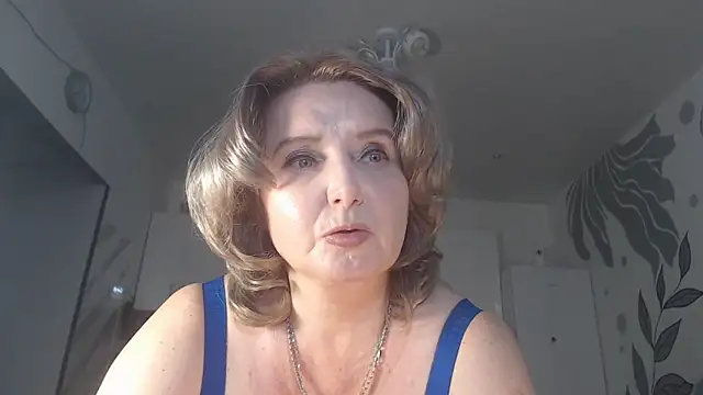 v-alice (F milf) - Show me how much you like me!