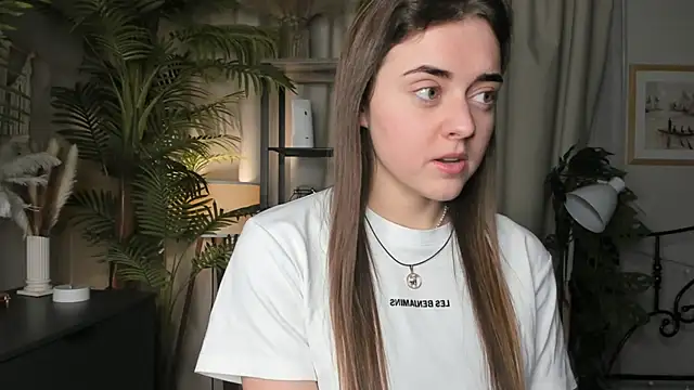 ThelmaJusto from StripChat is Freechat