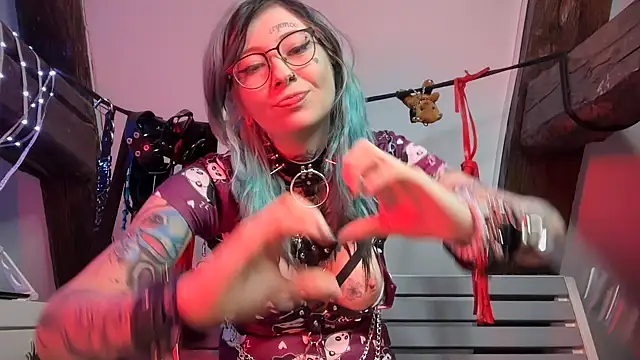 coyemoo (F young) - Fist🐱👊🏻-daily ab 20TK tip 1Video💙