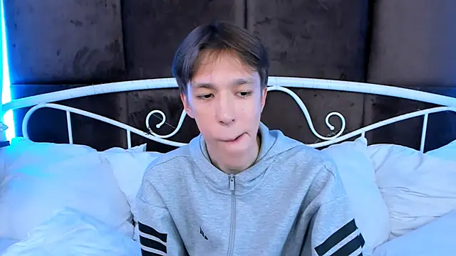 markbranston (M twink) - Cum show