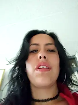 Webcam Model (Queen_Ashly)  is live.Free join now!