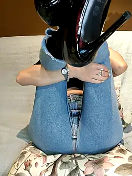 Webcam Model (Melody87)  is live.Free join now!