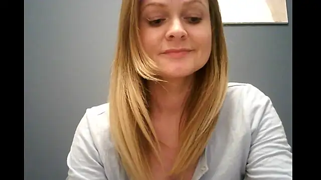 ginger-bb (F milf) - TEASE WITH UNDERWEARS..MMM...