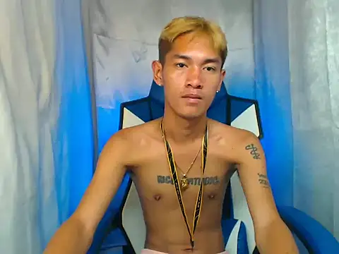 riks_tyler (Ask my age) - make me cum my love