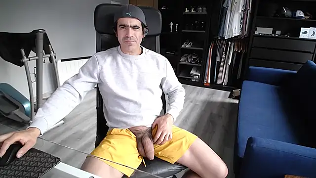 latinoo23bom - Latinoo23bom's free webcam