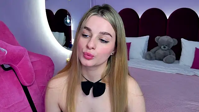 SweetyLicky live cam screenshot female on Ohstagram — Live Cams & Adult Streams