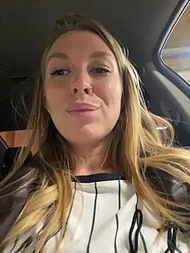 Sweet___Emily from StripChat is Freechat