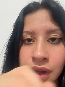 Webcam Model (lucy_grey25)  is live.Free join now!