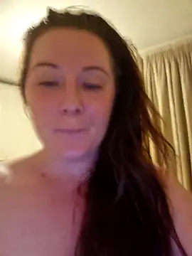 Webcam Model (RosieMilff)  is live.Free join now!