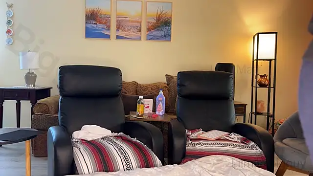 Lilmissbigguy from StripChat is Freechat