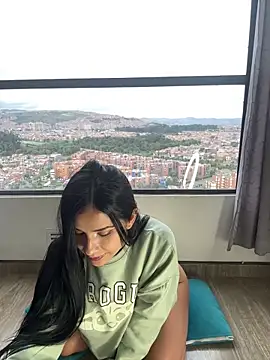 Webcam Model (Nikothyna)  is live.Free join now!