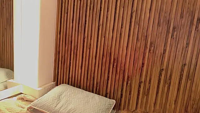  daiana_curly chat room