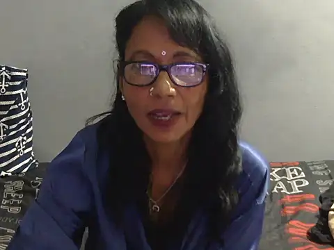 indian_sherryxo from StripChat is Freechat