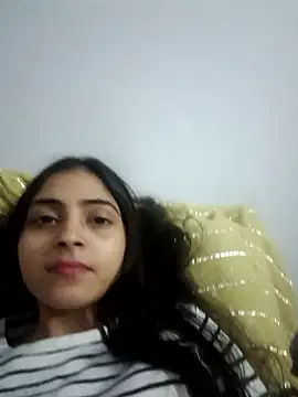 Webcam Model (Nandundi)  is live.Free join now!