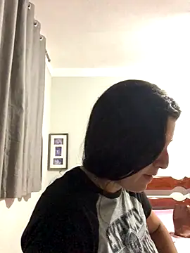 larj021bb - Larj021bb's free webcam - UK Sex Cams