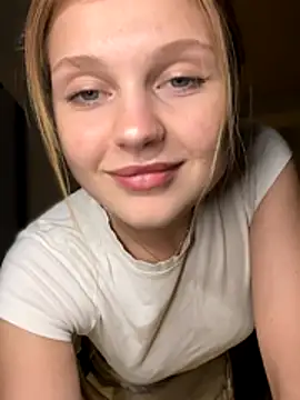 Webcam Model (Emaline_Fane)  is live.Free join now!