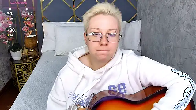 alexandragreen - AlexandraGreen's free webcam - UK Sex Cams