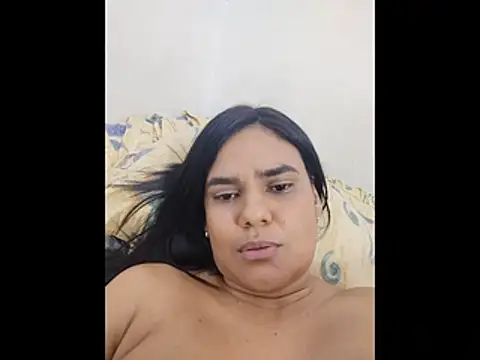 Webcam Model (AntonellaShot)  is live.Free join now!