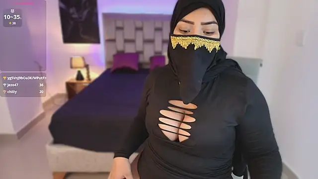 samiraa_haalem (F teen) - show boobs